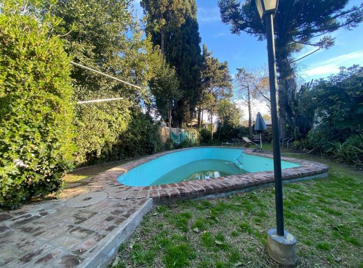 Casa · 180m² · 5 Ambientes