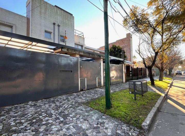 Casa · 96m² · 4 Ambientes · 2 Cocheras