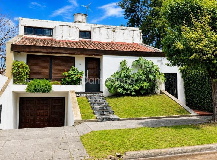 Casa · 153m² · 4 Ambientes · 1 Cochera
