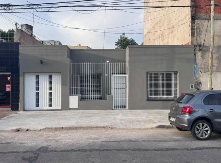 Casa · 130m² · 4 Ambientes · 1 Cochera