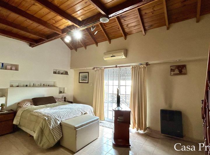 Casa · 285m² · 4 Ambientes · 3 Cocheras