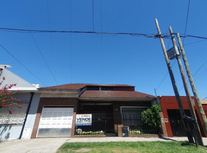 Casa · 120m² · 5 Ambientes · 2 Cocheras