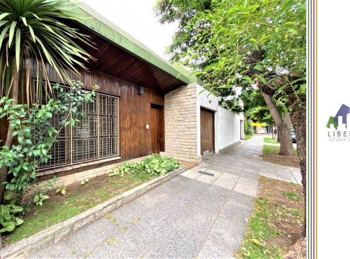 Casa · 150m² · 4 Ambientes · 2 Cocheras