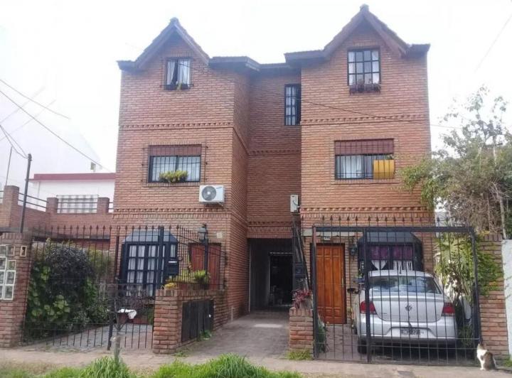 Casa · 155m² · 4 Ambientes · 1 Cochera