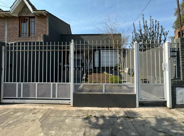 Casa · 110m² · 3 Ambientes · 1 Cochera