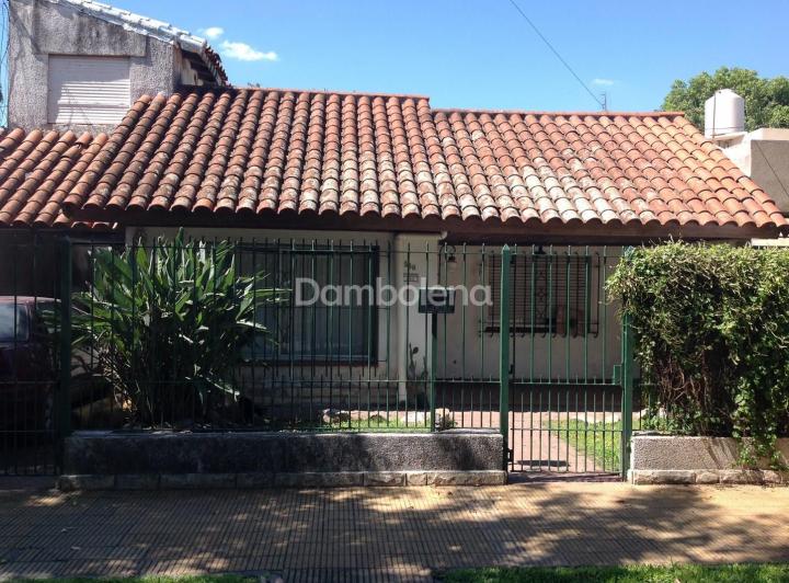Casa · 210m² · 3 Ambientes · 1 Cochera