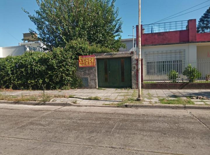 Casa · 100m² · 2 Ambientes · 1 Cochera