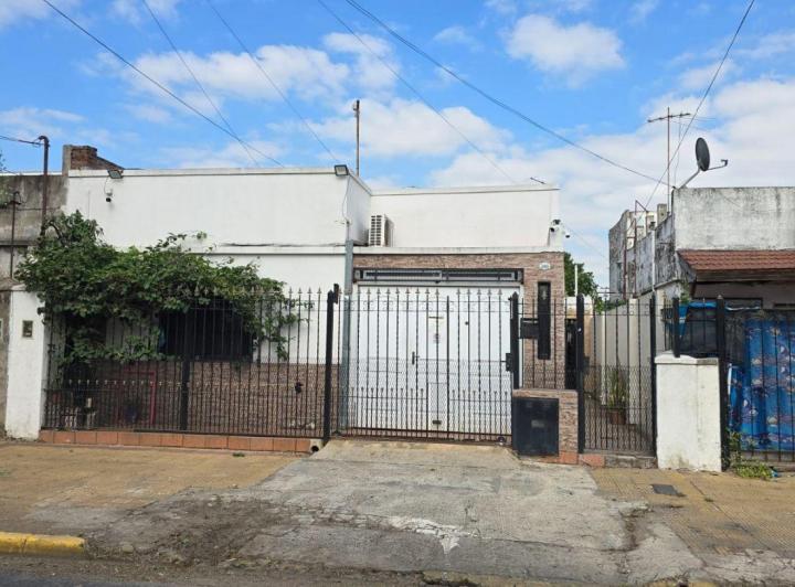 Casa · 110m² · 3 Ambientes · 1 Cochera