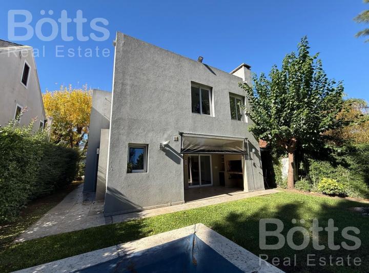 Casa · 150m² · 4 Ambientes · 2 Cocheras