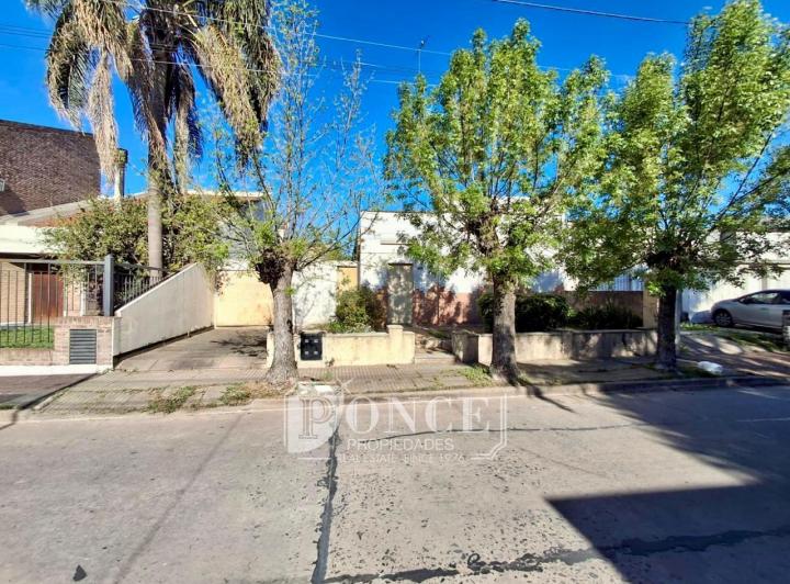 Casa · 95m² · 3 Ambientes · 2 Cocheras