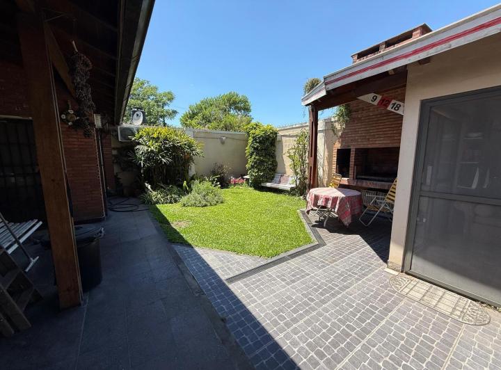 Casa · 187m² · 4 Ambientes · 1 Cochera
