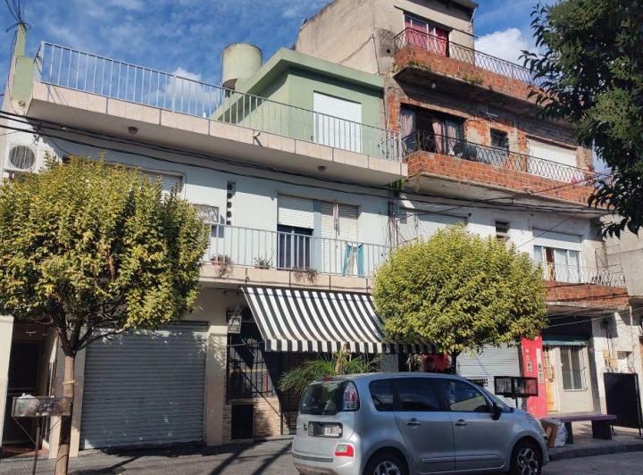 Casa · 481m² · 10 Ambientes · 1 Cochera