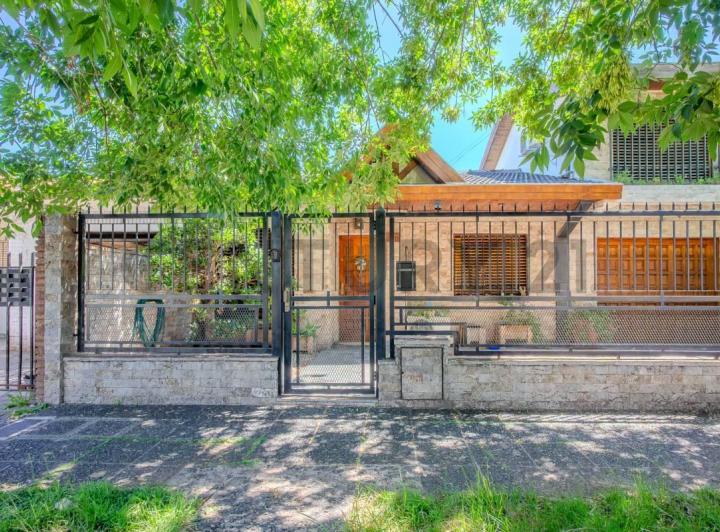 Casa · 164m² · 4 Ambientes · 1 Cochera