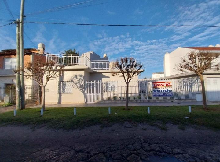 Casa · 130m² · 3 Ambientes · 1 Cochera