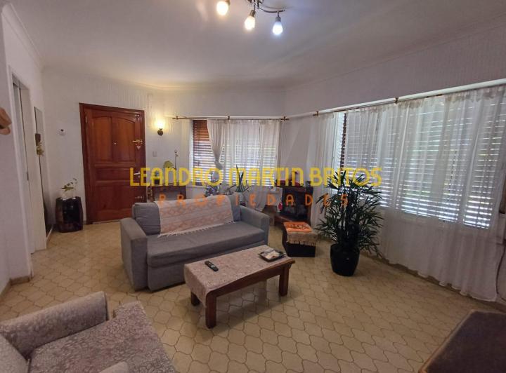 Casa · 137m² · 3 Ambientes · 1 Cochera