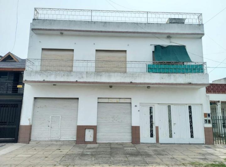 Casa · 262m² · 5 Ambientes · 3 Cocheras