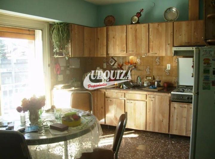 Casa · 400m² · 5 Ambientes · 3 Cocheras