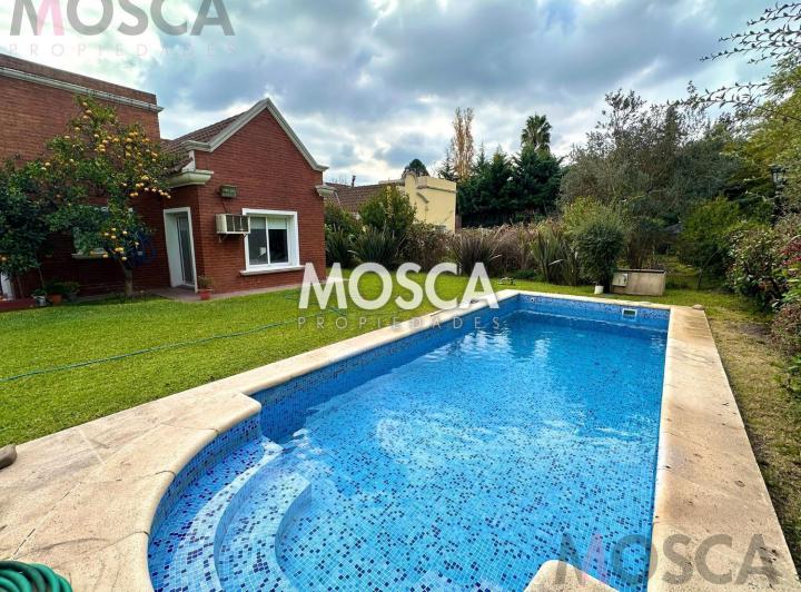 Casa · 184m² · 4 Ambientes · 6 Cocheras