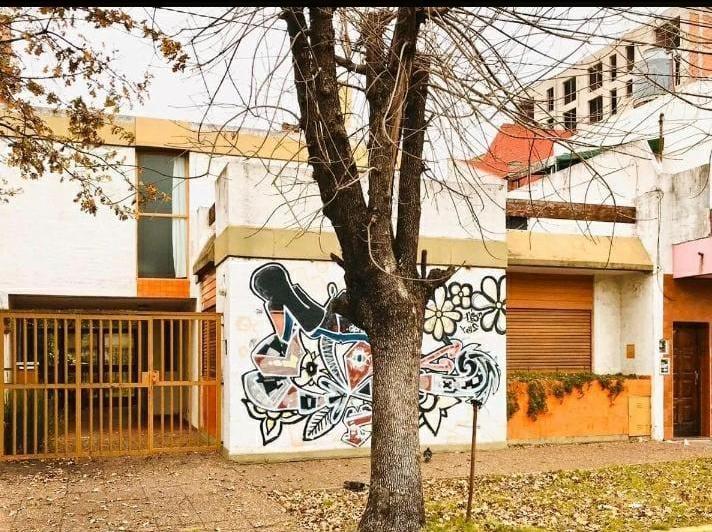 Casa · 150m² · 6 Ambientes · 2 Cocheras