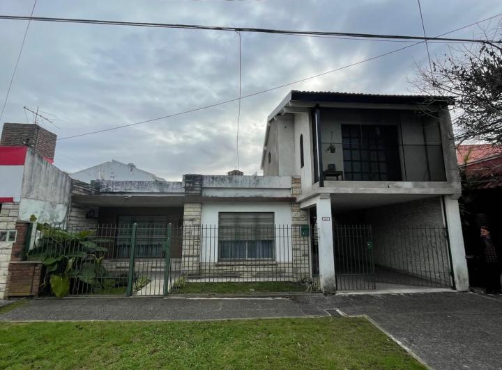 Casa · 176m² · 3 Ambientes · 1 Cochera