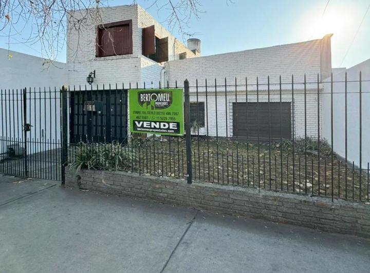 Casa · 150m² · 4 Ambientes · 2 Cocheras