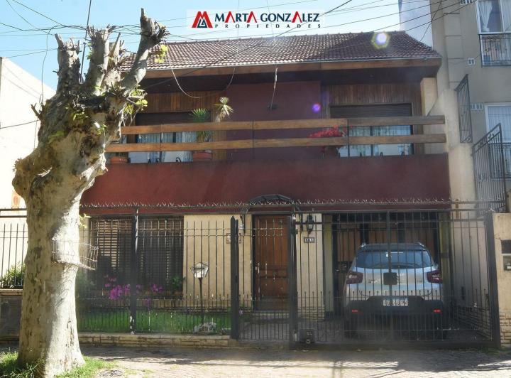 Casa · 280m² · 6 Ambientes · 2 Cocheras