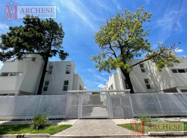 Casa · 115m² · 4 Ambientes · 2 Cocheras