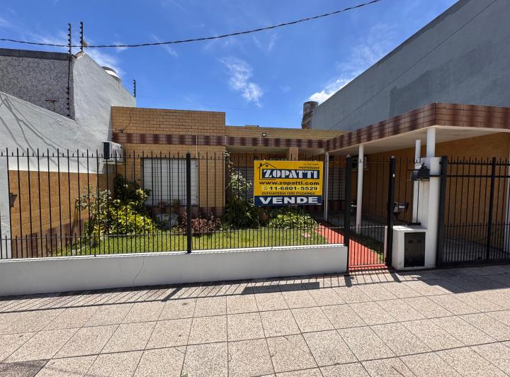 Casa · 82m² · 3 Ambientes · 1 Cochera