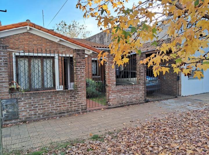 Casa · 100m² · 3 Ambientes · 1 Cochera