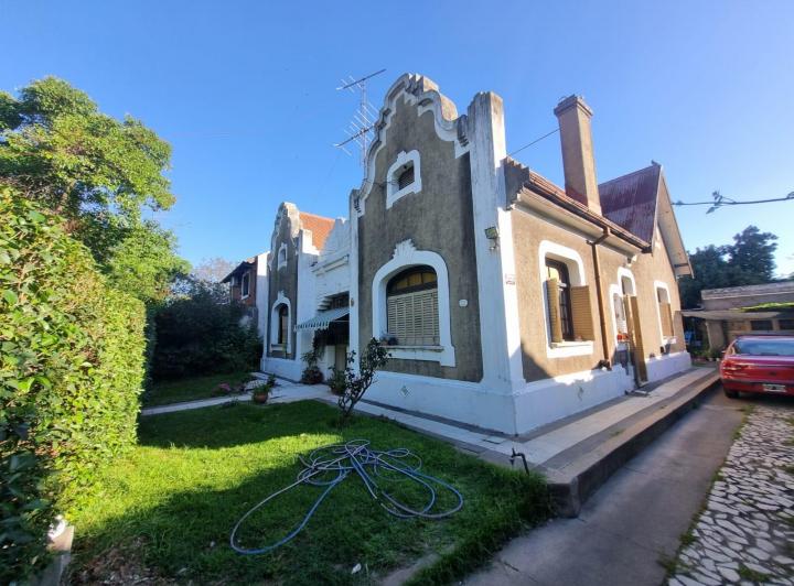Casa · 164m² · 5 Ambientes · 1 Cochera