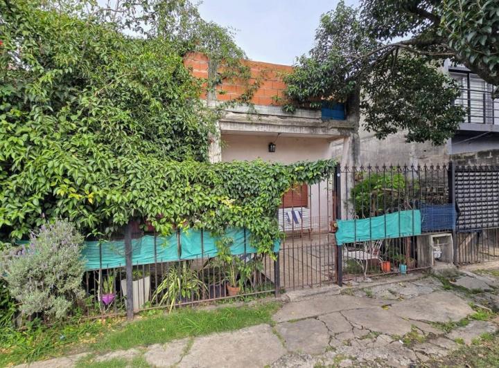 Casa · 125m² · 5 Ambientes · 2 Cocheras