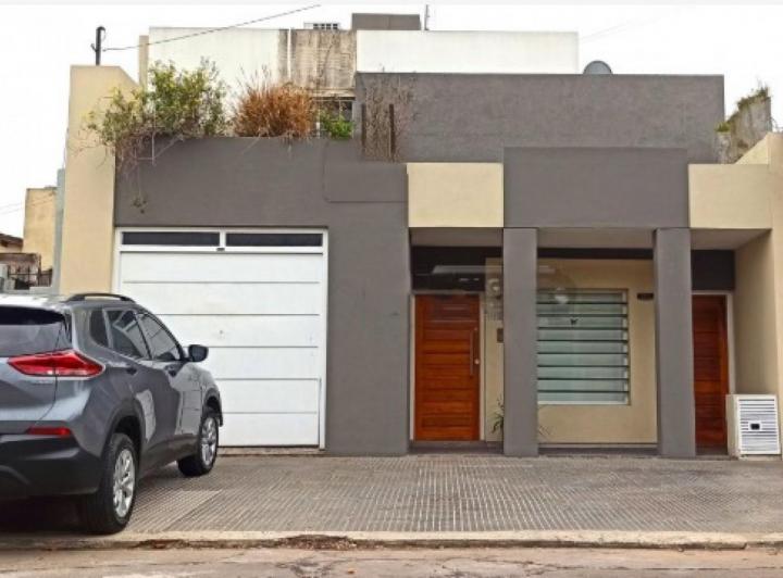 Casa · 180m² · 4 Ambientes