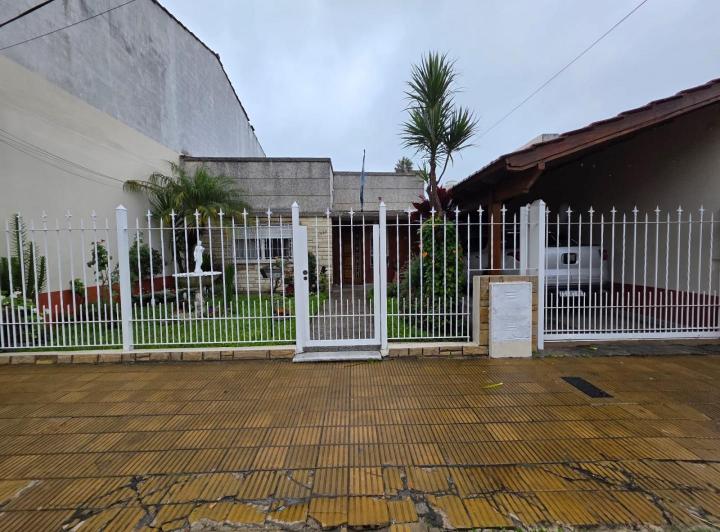 Casa · 143m² · 4 Ambientes · 1 Cochera