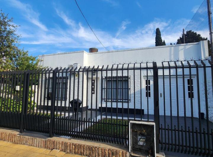Casa · 150m² · 4 Ambientes · 1 Cochera
