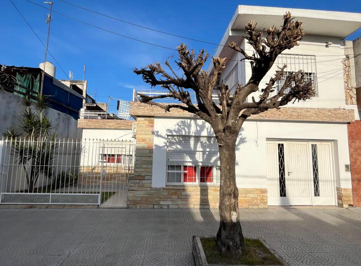 Casa · 114m² · 4 Ambientes · 1 Cochera