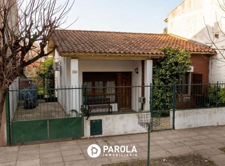 Casa · 72m² · 6 Ambientes · 1 Cochera