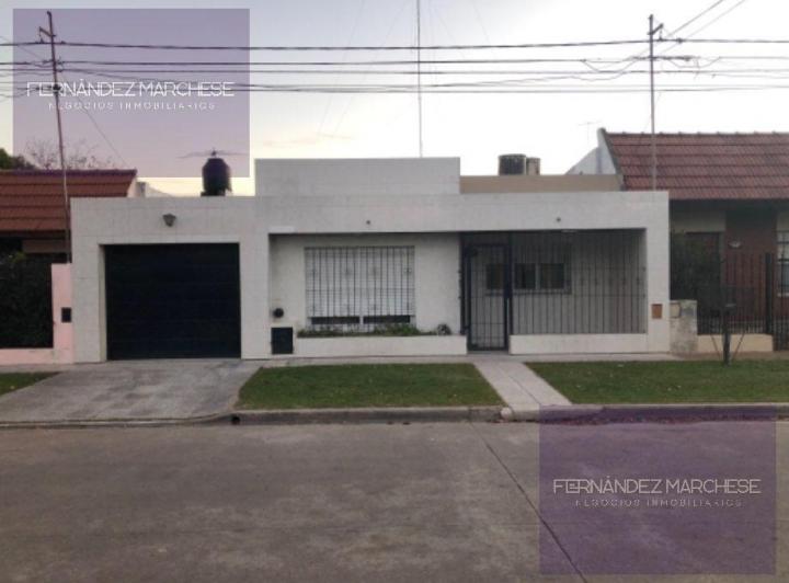 Casa · 194m² · 5 Ambientes · 1 Cochera