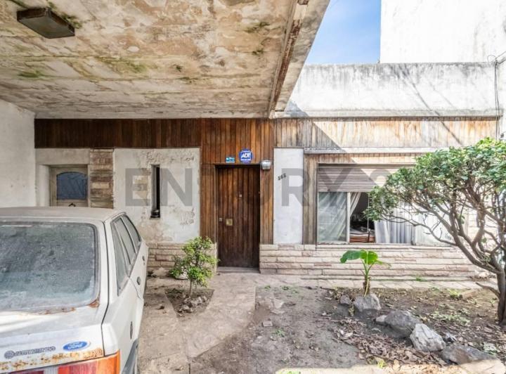 Casa · 100m² · 4 Ambientes · 2 Cocheras