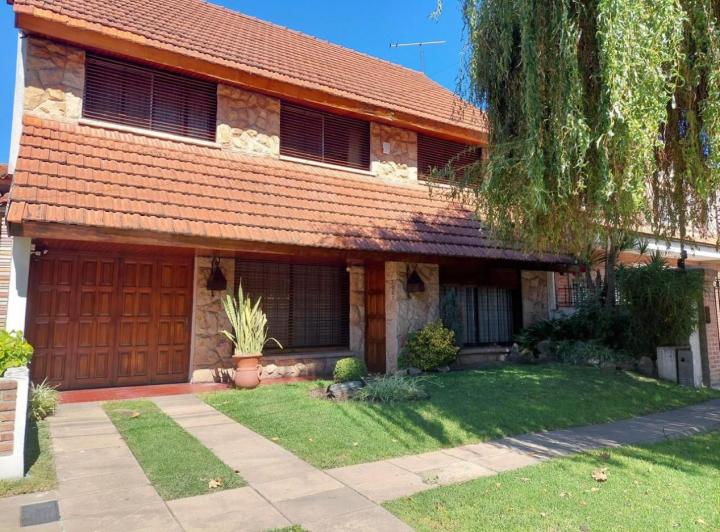 Casa · 170m² · 5 Ambientes