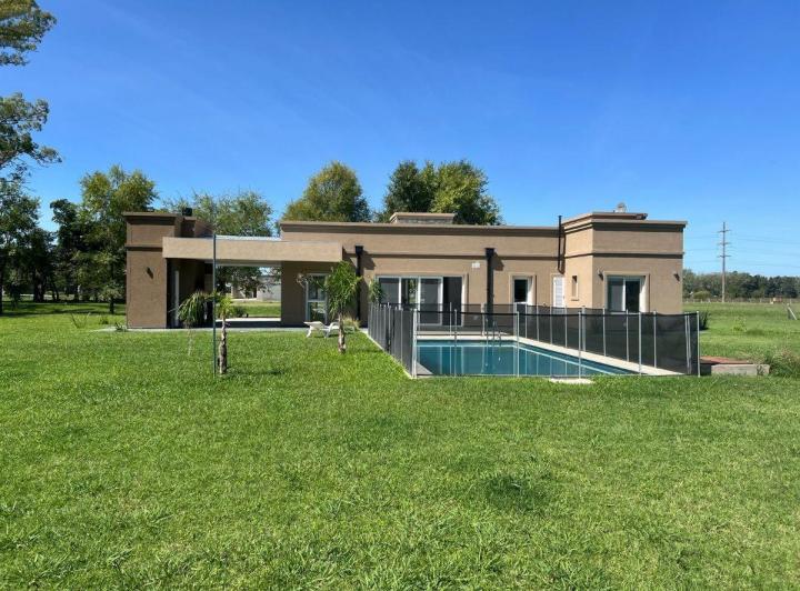 Casa · 151m² · 5 Ambientes · 3 Cocheras