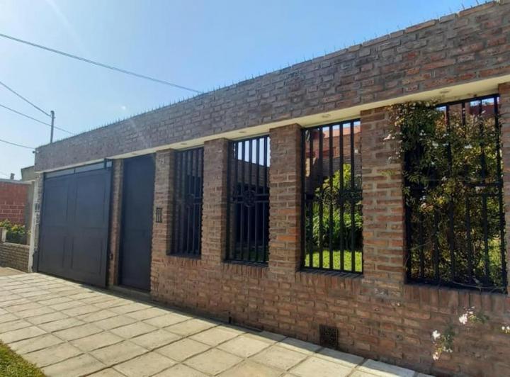 Casa · 315m² · 5 Ambientes · 2 Cocheras