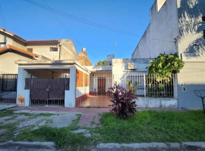 Casa · 100m² · 3 Ambientes · 1 Cochera