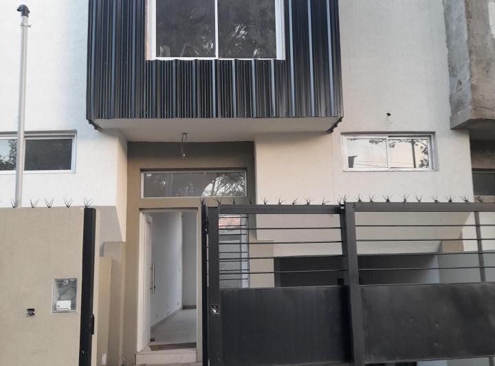 Casa · 90m² · 3 Ambientes · 1 Cochera