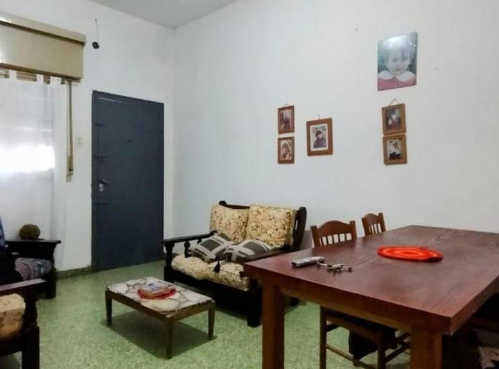Casa · 80m² · 4 Ambientes · 2 Cocheras