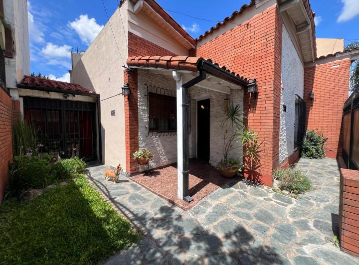 Casa · 170m² · 5 Ambientes · 1 Cochera