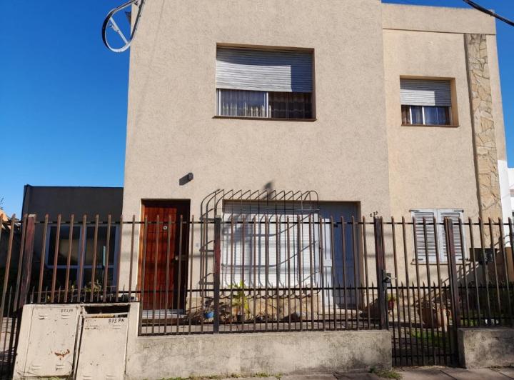 Casa · 43m² · 6 Ambientes · 1 Cochera