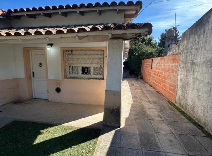 Casa · 80m² · 3 Ambientes · 3 Cocheras