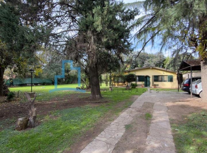 Casa · 135m² · 4 Ambientes · 2 Cocheras