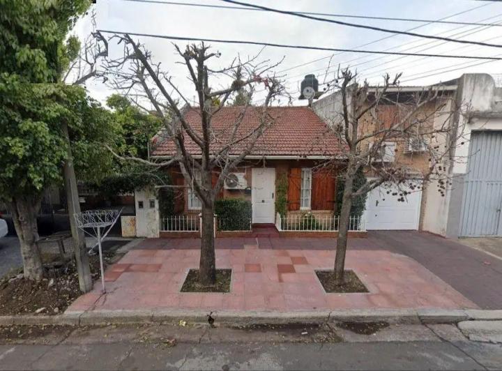 Casa · 130m² · 4 Ambientes · 1 Cochera