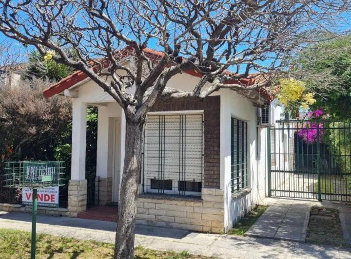 Casa · 110m² · 3 Ambientes · 3 Cocheras